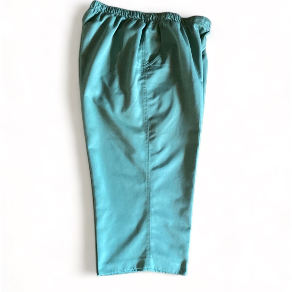 Alia Pull-On elastic waist Capris